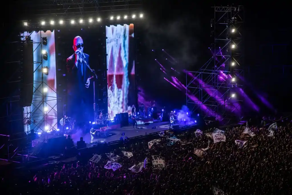 El Indio Solari en La Plata: El ex Redondos llenó el Estadio Único y la ciudad explotó de gente