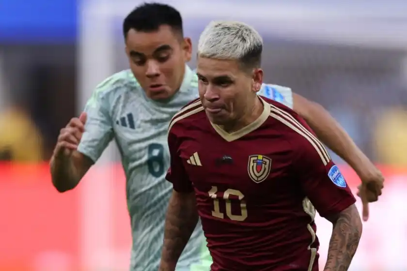 Venezuela le dio un baño de humildad a México y lo dejó al borde de la eliminación de Copa América