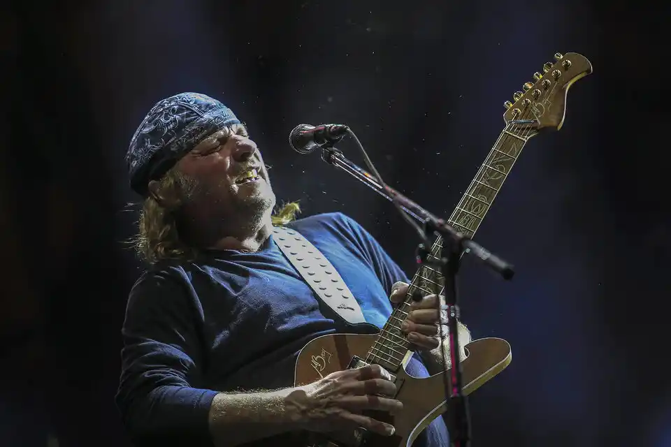 La Renga suspendió el show en La Plata por la salud de su cantante