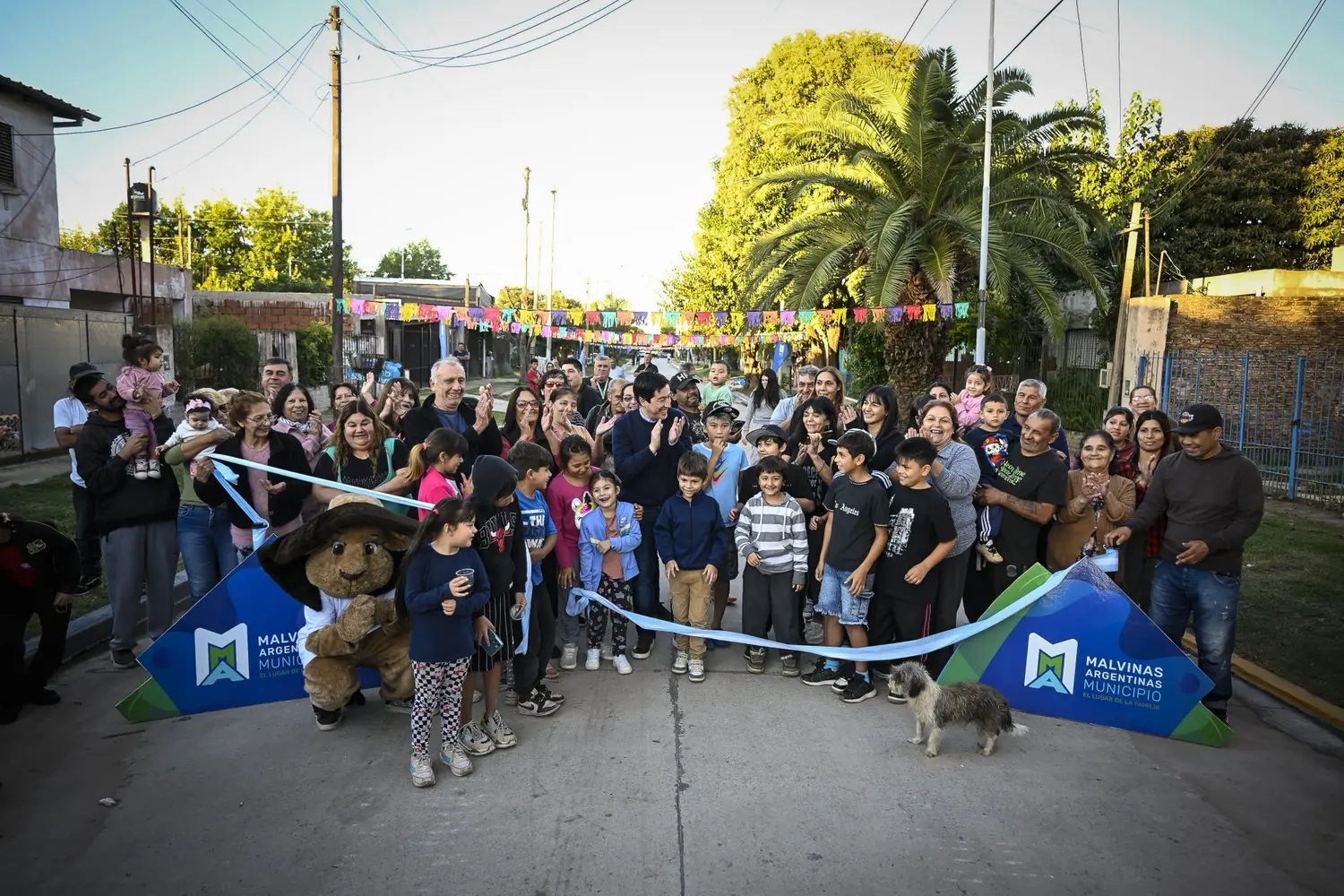 Malvinas Argentinas: Nardini inauguró nuevas obras de pavimentación en Grand Bourg