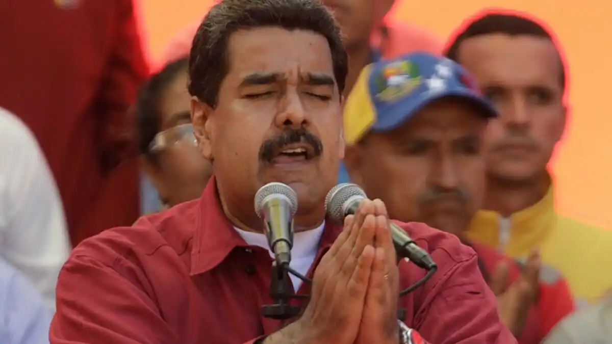 «SAN CHEVRON»: Maduro le reza a diario para que sigan fluyendo los dólares