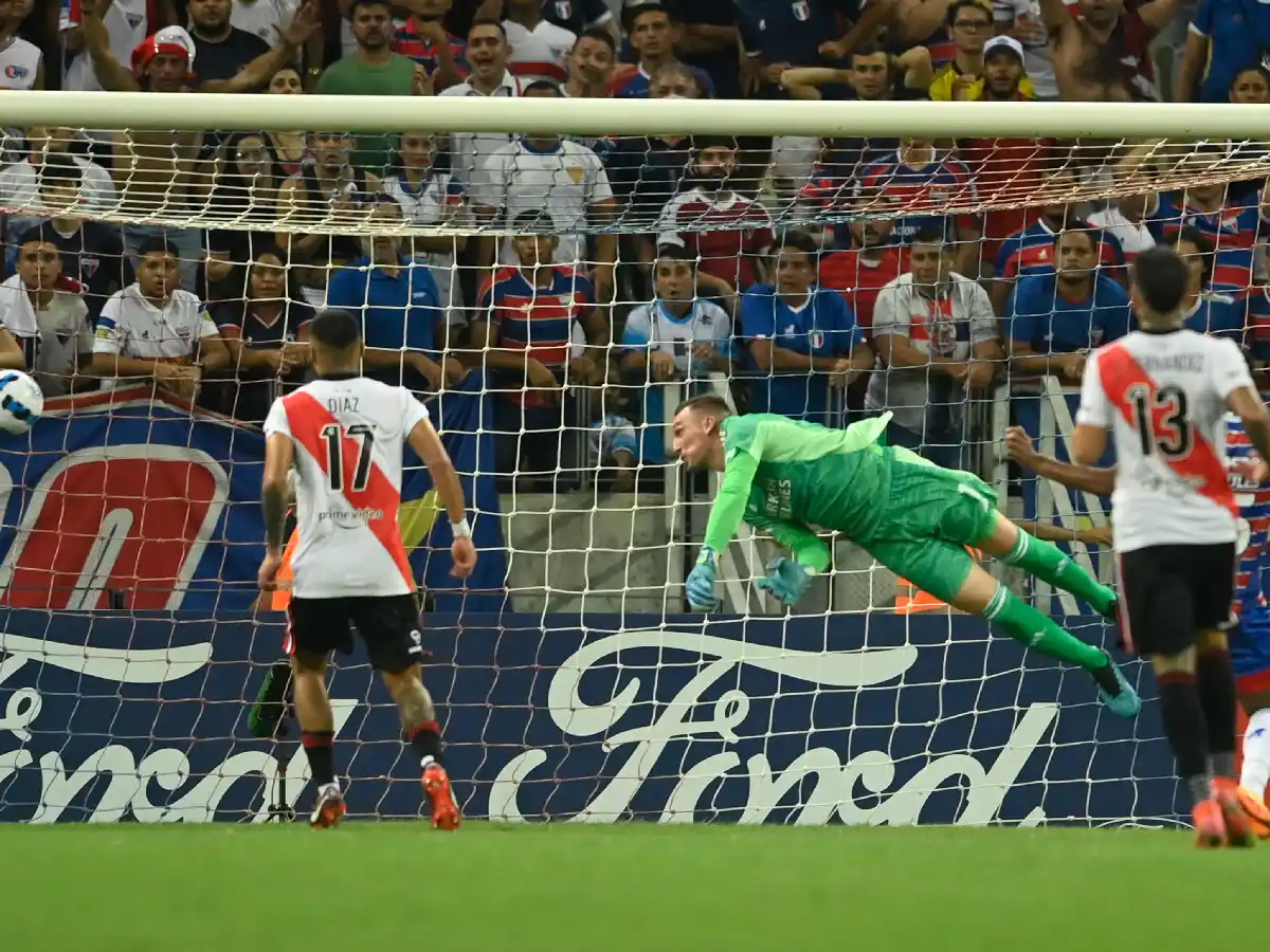 River logró un valioso empate en Brasil