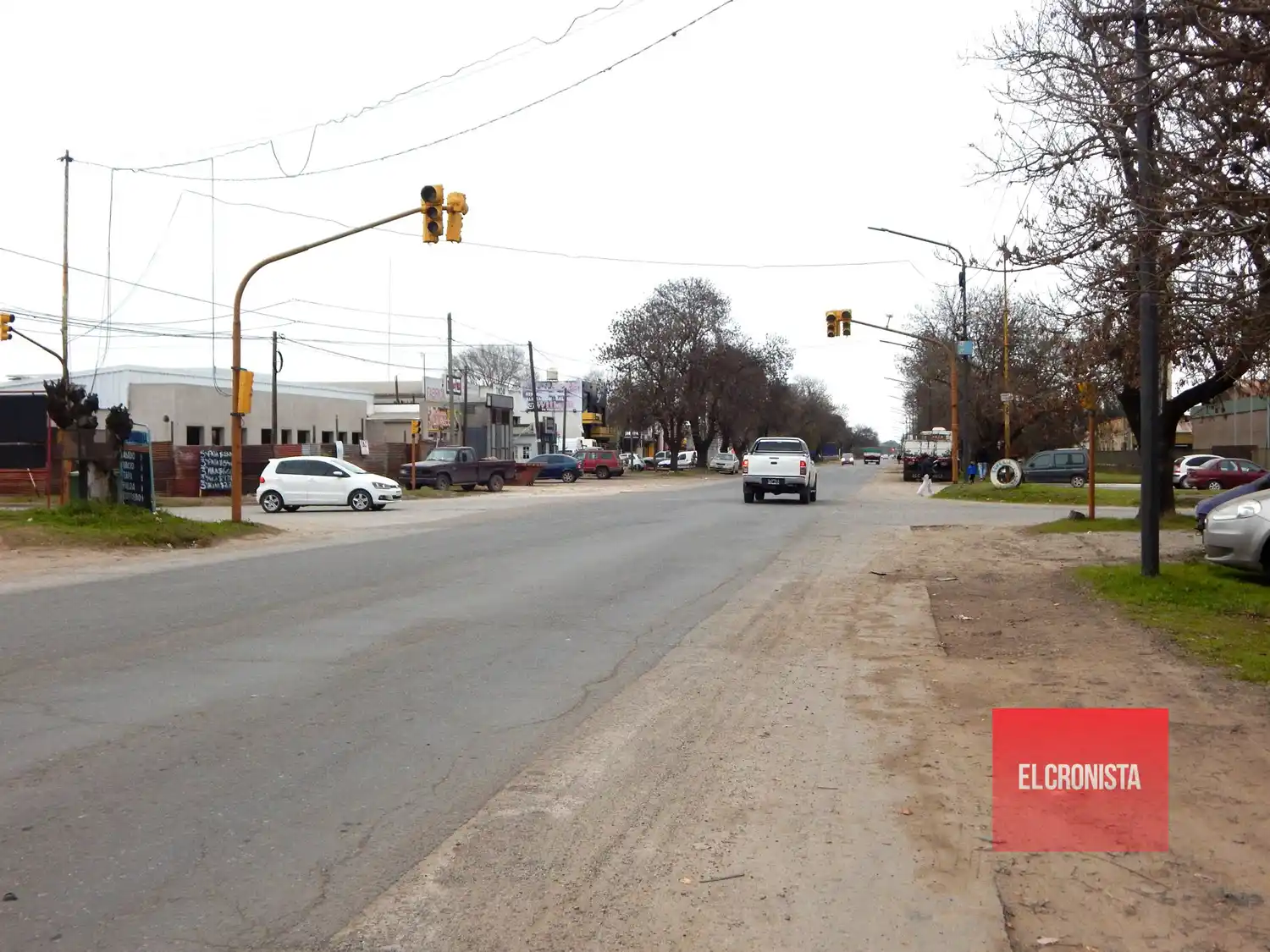 Hace un mes: No funciona el semáforo de Av. Alfonsín y Bahía Blanca por rotura de plaqueta