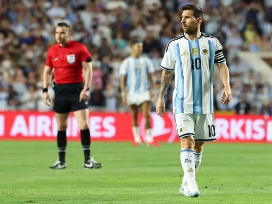 Messi coronó el 3-0 frente a Islandia.