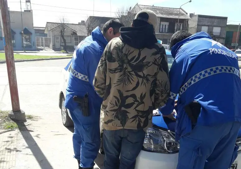 Mordió al padre en confuso incidente y fue aprehendido