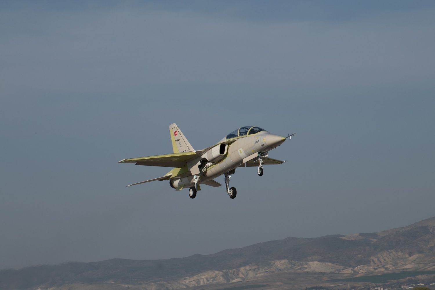 First flight of the Turkish Hürjet advanced trainer