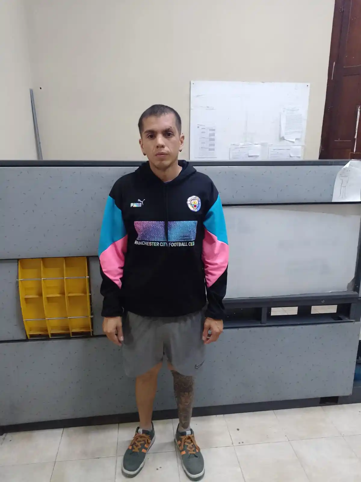 Joven que regresó a casa de sus padres tras días desaparecido