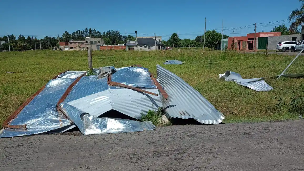 Tormenta: una familia se quedó sin techo por el temporal