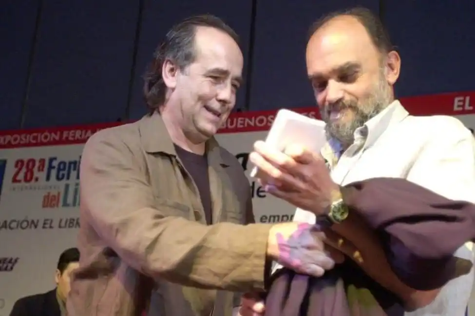 Homenajearon a Serrat y Fontanarrosa con un paseo de la ciudad que lleva sus nombres