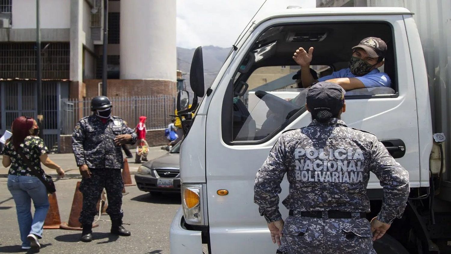 LA CALLE DICE… Ciudadanos celebran que se puedan registrar procedimientos policiales