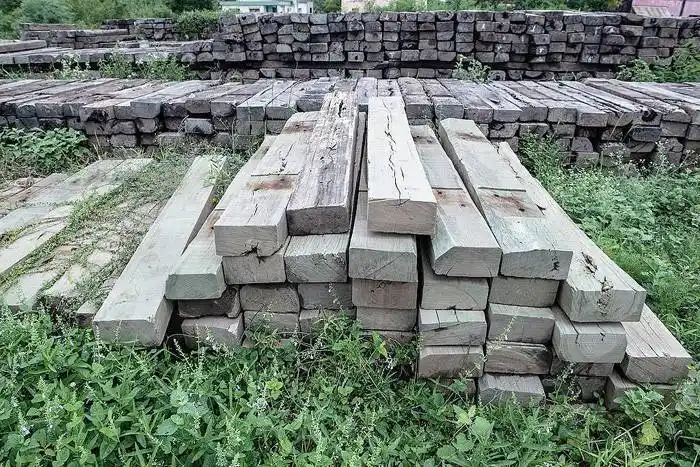 Trenes sin talar quebrachos:  no más durmientes de madera nativa en las vías