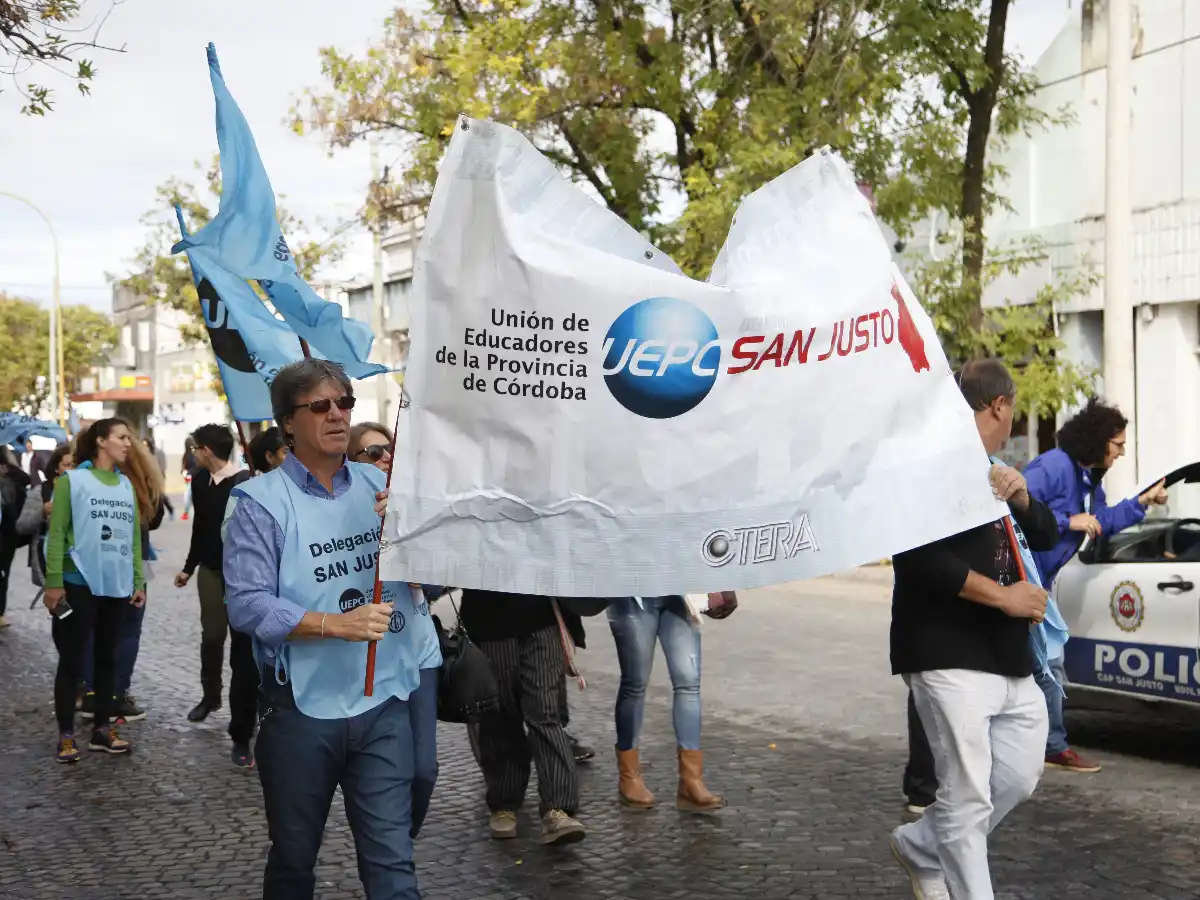 Maestros de Córdoba aceptaron la propuesta de aumento salarial del 24,5%