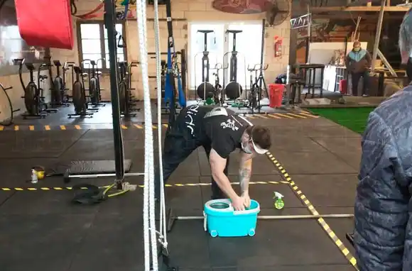 “Hablan de salud pero siguen dilatando la apertura de los gimnasios o los natatorios”