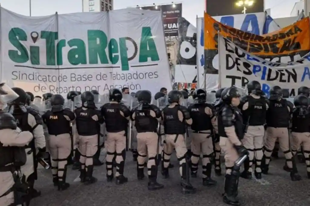 Corte parcial y tensión en el Puente Pueyrredón por una protesta