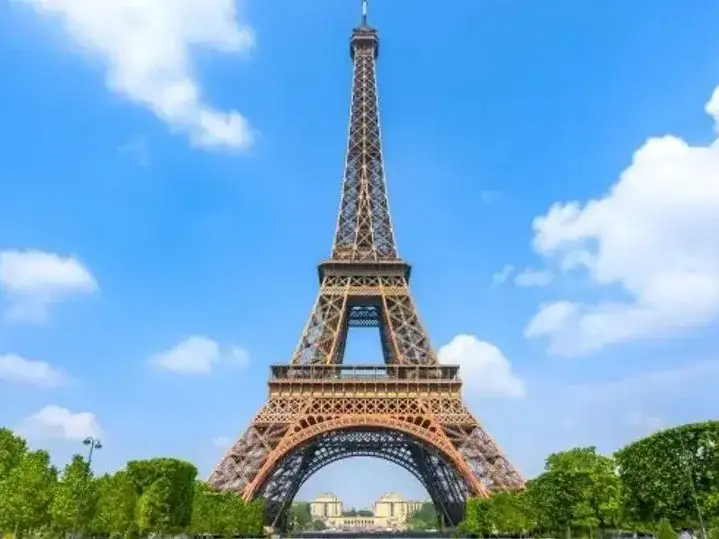 Reabrió la Torre Eiffel luego de una huelga por discriminación