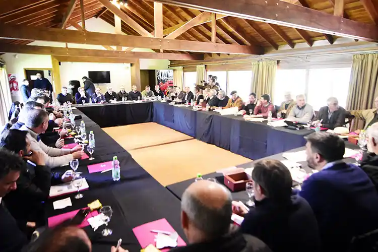 Gargaglione en el Foro de Intendentes de Juntos