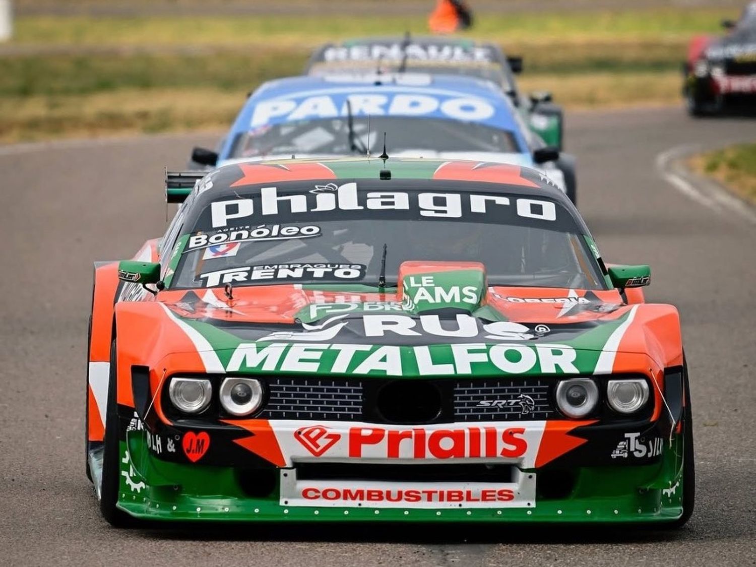 El piloto de Lobería, Jonatan Castellano, volvió al triunfo y se quedó con la primera carrera del Turismo Carretera 2025