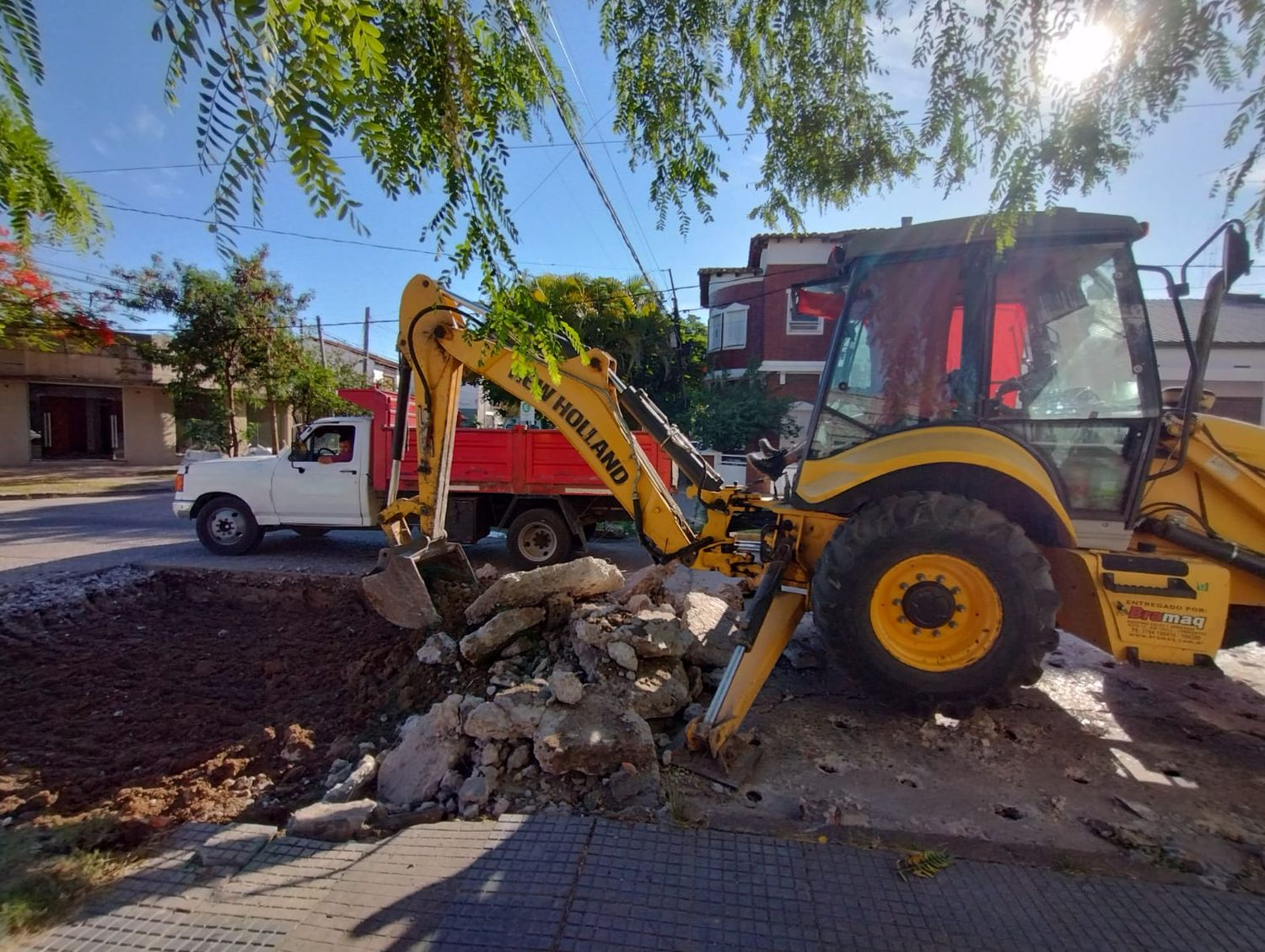 El Municipio profundiza su programa de recuperación de arterias pavimentadas en todo el ejido urbano