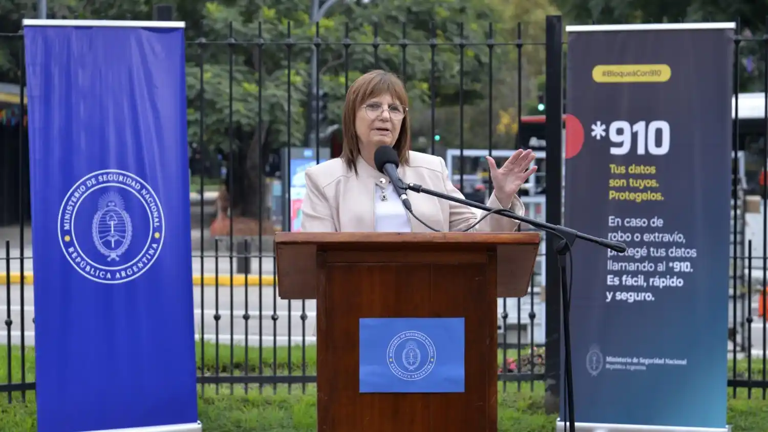 Patricia Bullrich presenta el *910 un servicio para proteger a los ciudadanos