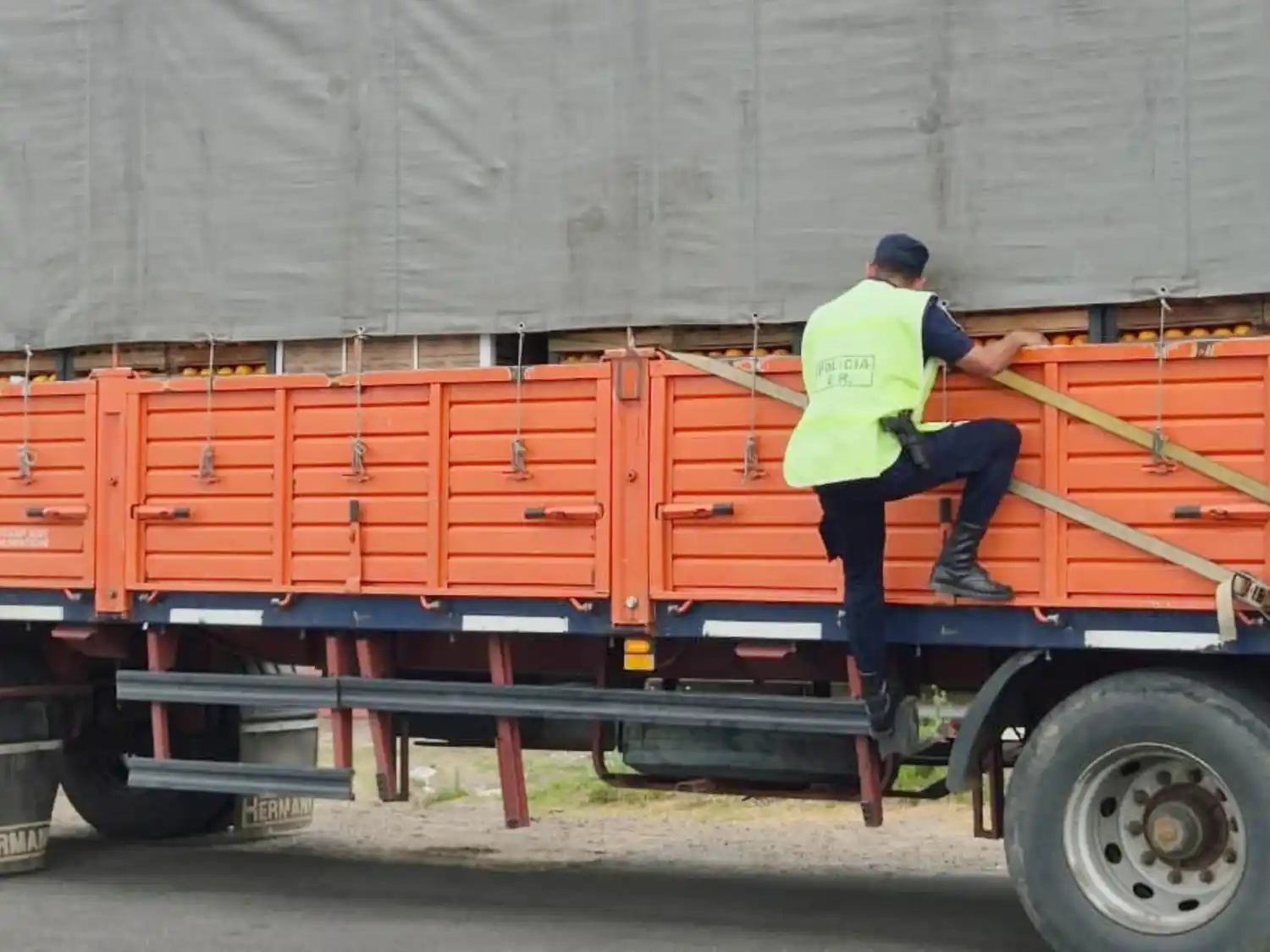 Interceptan camión que evadió una barrera fitosanitaria en Concordia