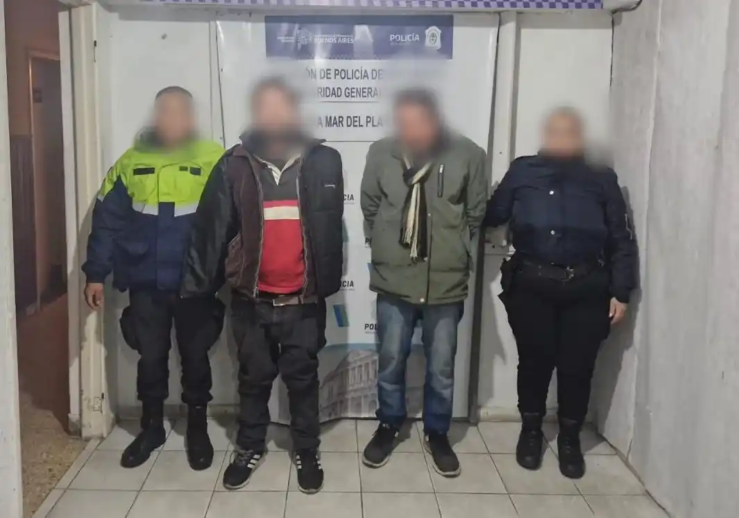 Los aprehendidos fueron identificados como dos hombres de 41 y 46 años, ambos en situación de calle.