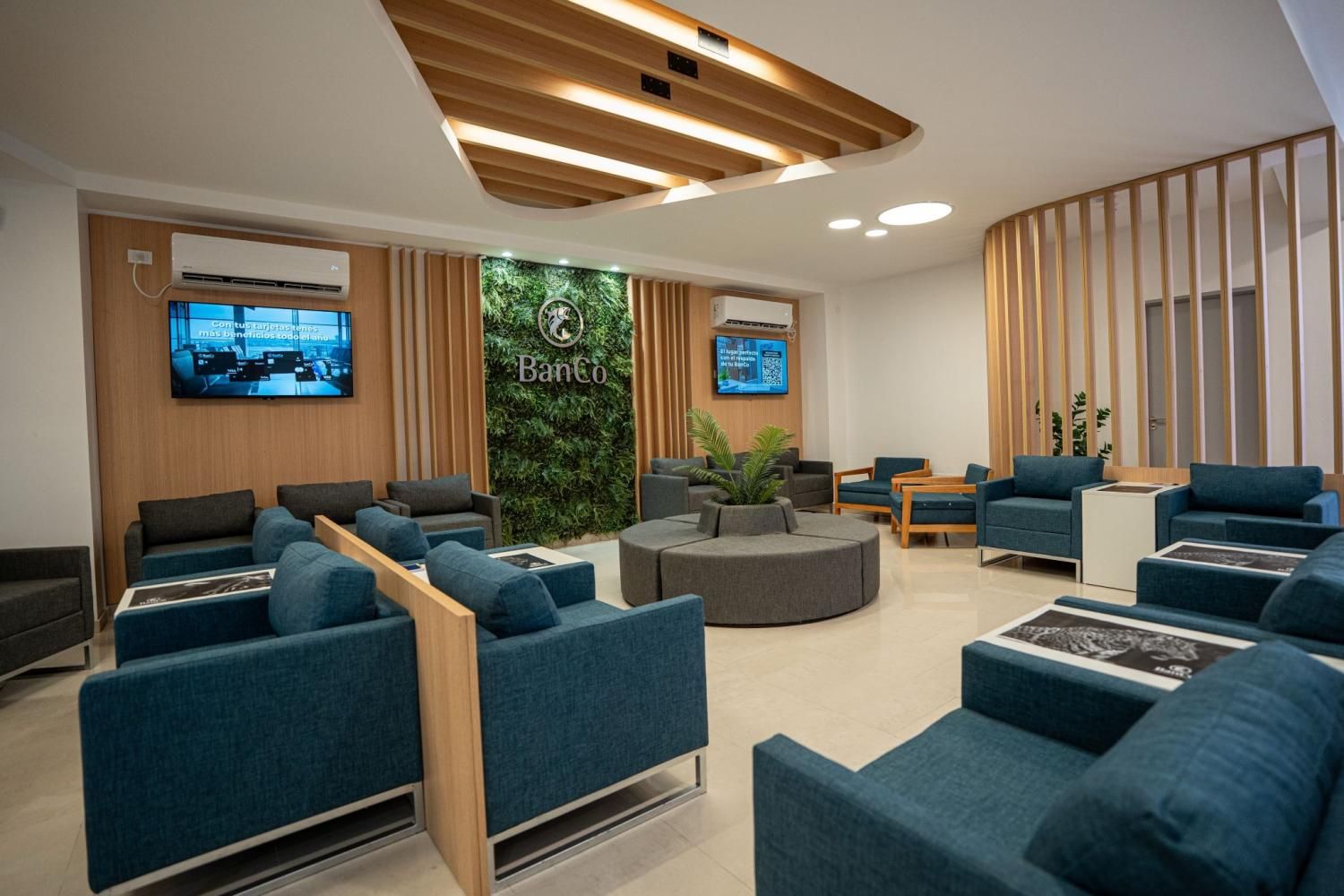 Inauguran nueva sala VIP del BanCo en el aeropuerto de Corrientes