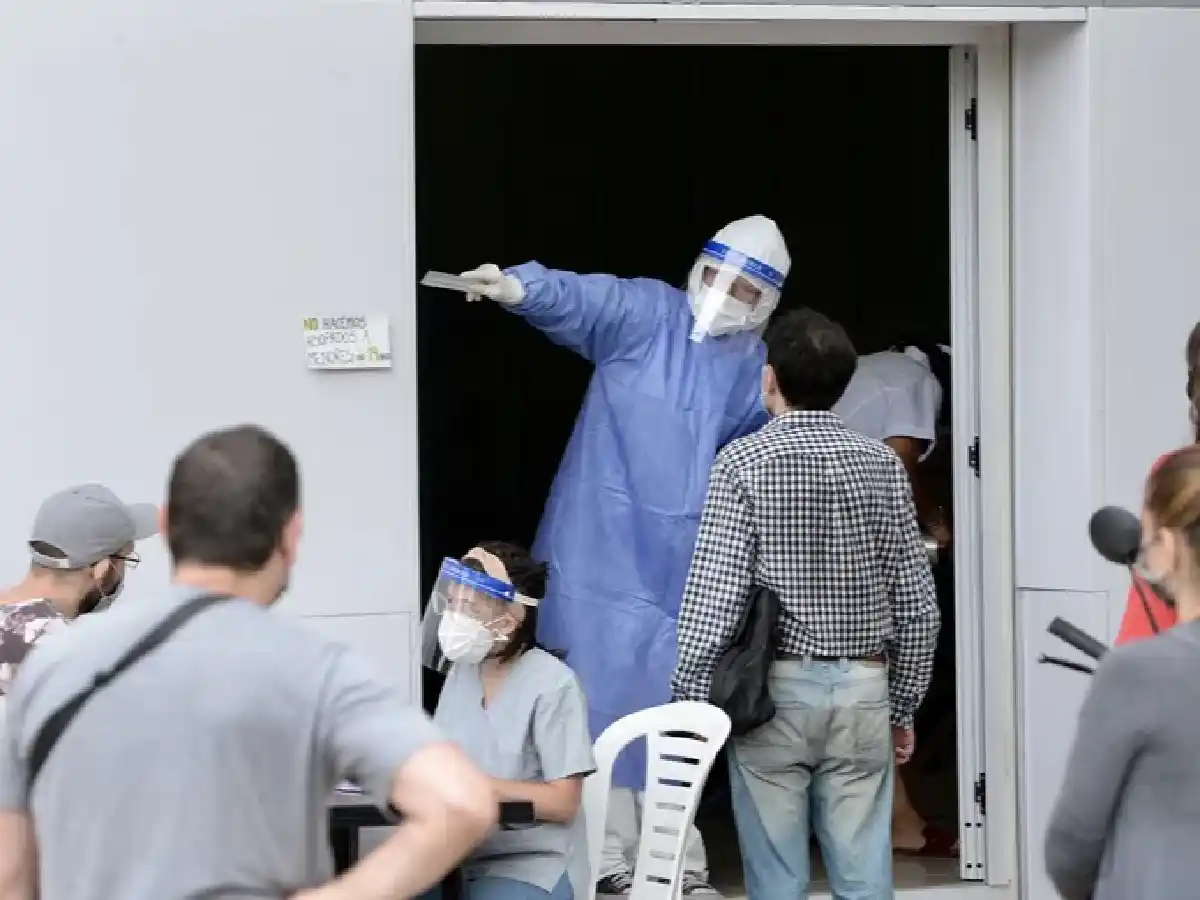 Nuevo récord de contagios: 50.506 este jueves