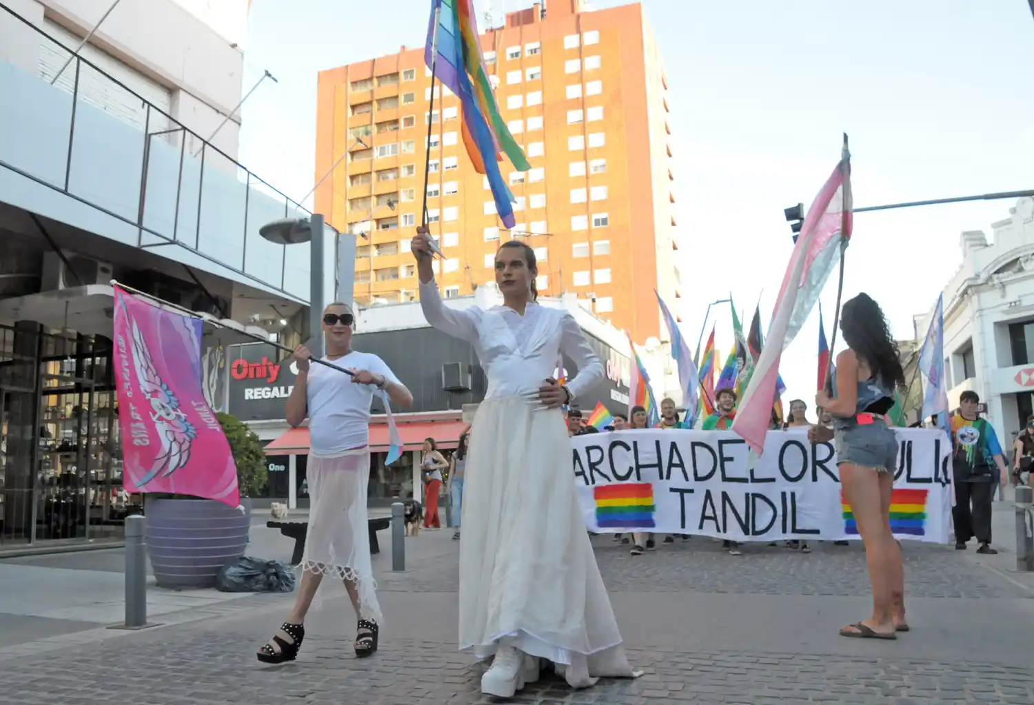 Con el reclamo de una ley integral trans se llevó adelante la marcha del Orgullo Gay en Tandil