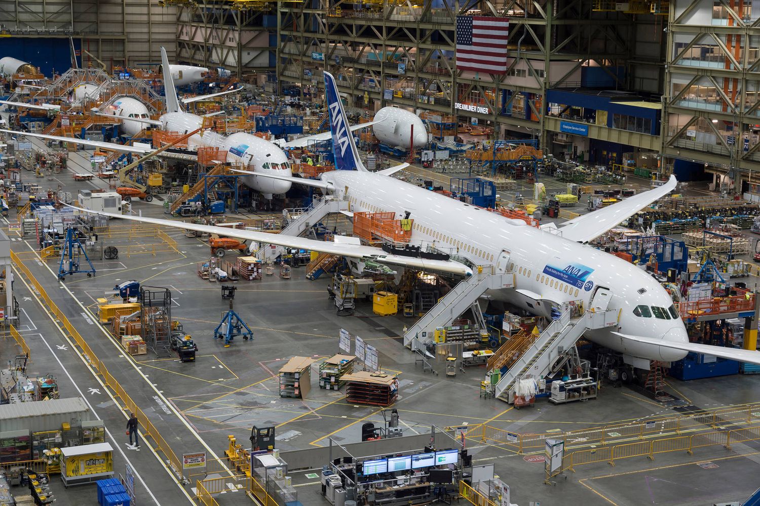 Airbus y Boeing prevén que los problemas en las cadenas de suministro se mantengan durante 2023