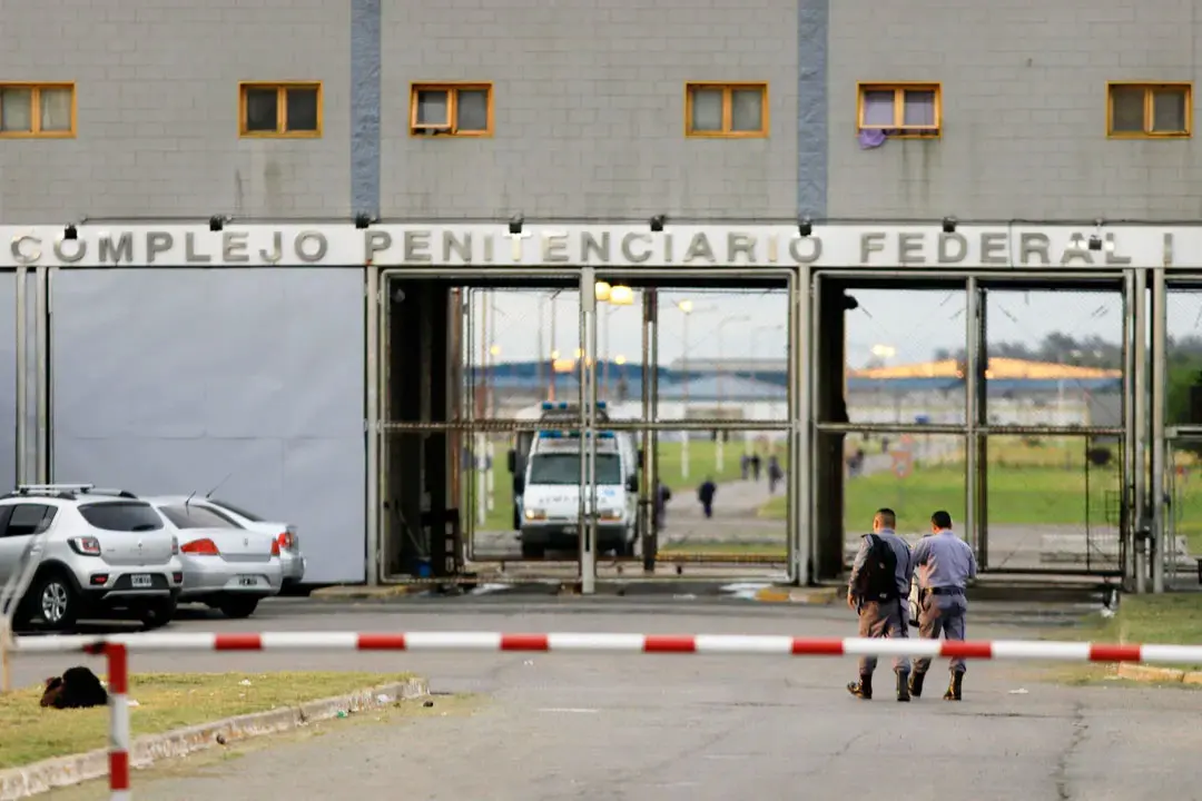 Será obligatorio que los presos realicen tareas de mantenimiento en las cárceles