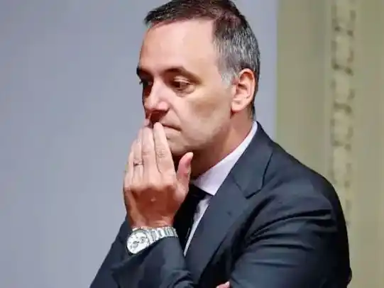 La compra del departamento de Adorni genera interrogantes por su financiación