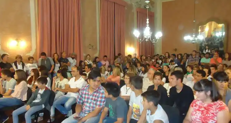 Los ternados a la Perla Deportiva recibieron sus diplomas