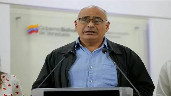 Ministro de salud de Maduro da positivo al COVID-19