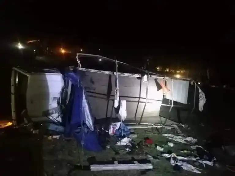 Tragedia en Perú: cuatro personas murieron tras la caída de un camión a un precipicio