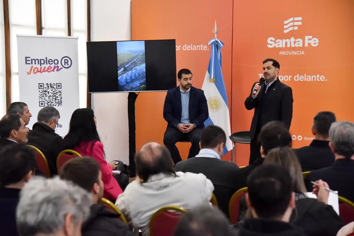 Más de 200 representantes de localidades asistieron al encuentro en Rosario.