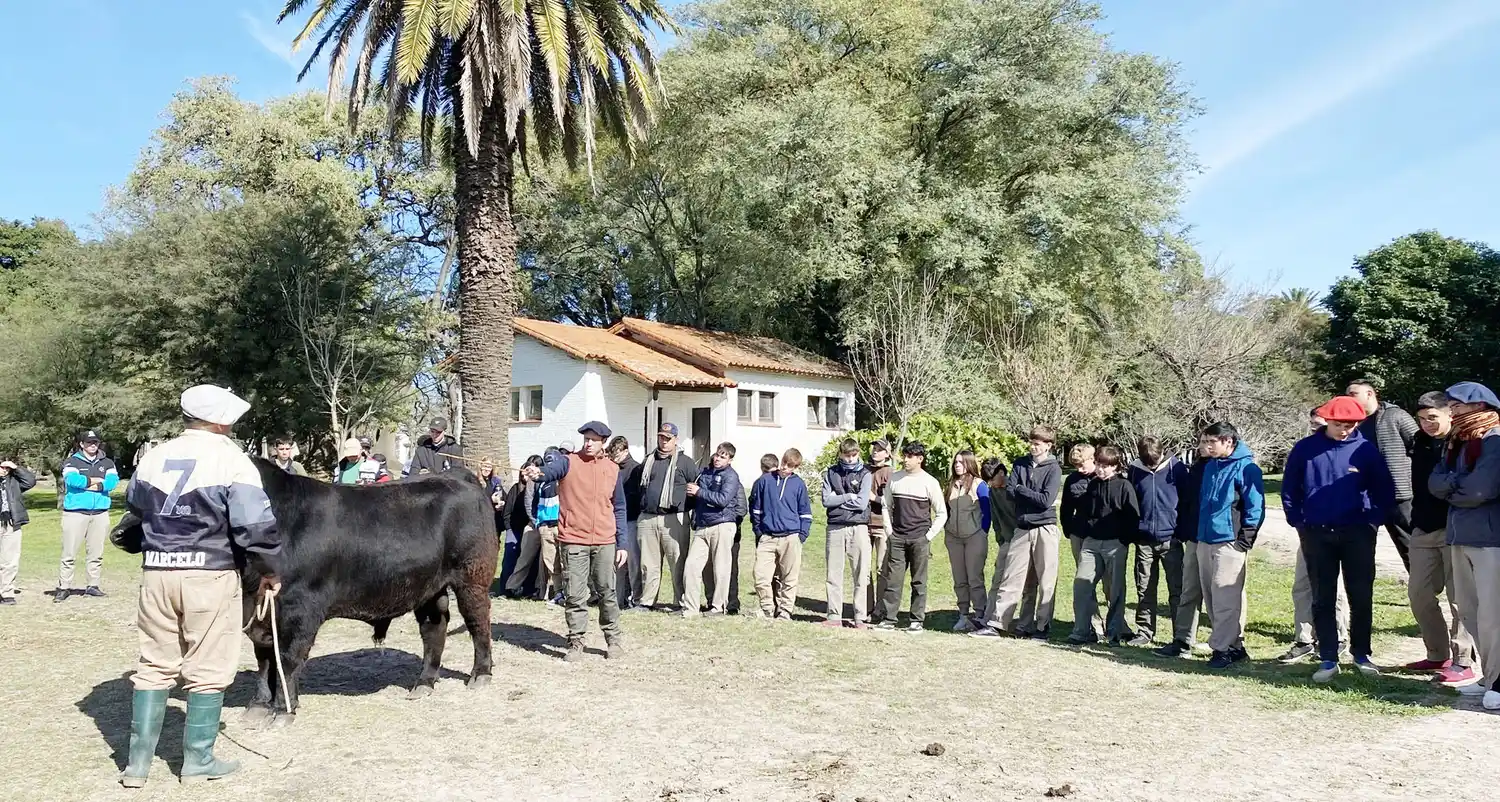 La provincia trabaja junto a escuelas agrotécnicas en la formación de los alumnos