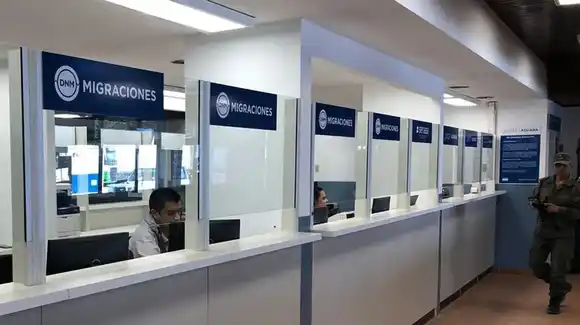 El Gobierno decidió el cierre de las oficinas migratorias de Paso de Los Libres, San Rafael y El Calafate