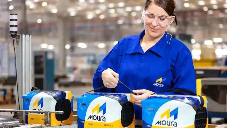 La empresa cuenta con 180 empleados.