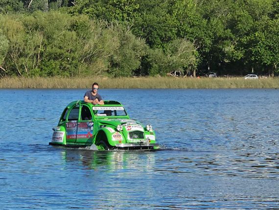 Este sábado el Citroën Anfibio cruzará el Lago del Fuerte