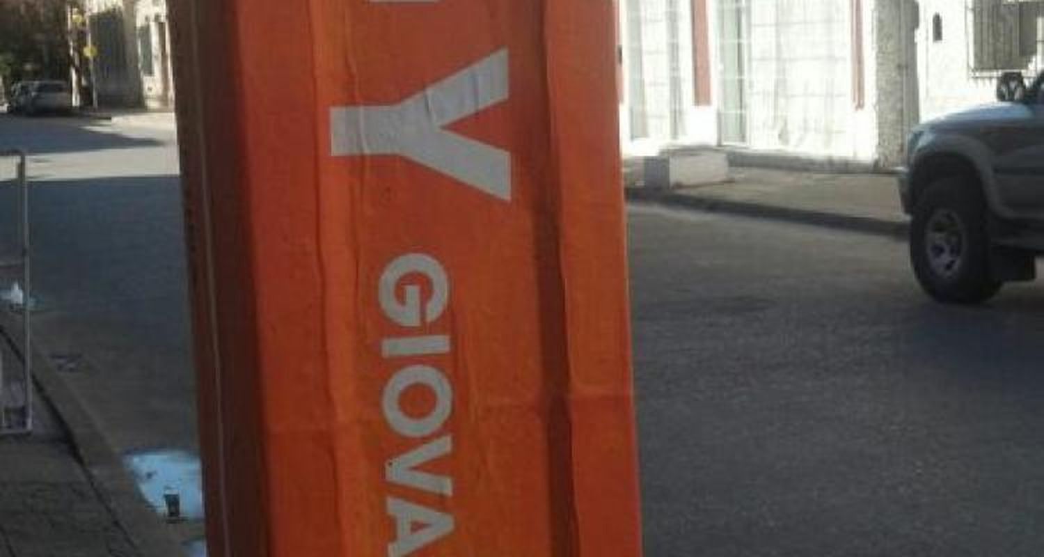 Elecciones 2015: Aparecieron los primeros carteles de Giovanettoni