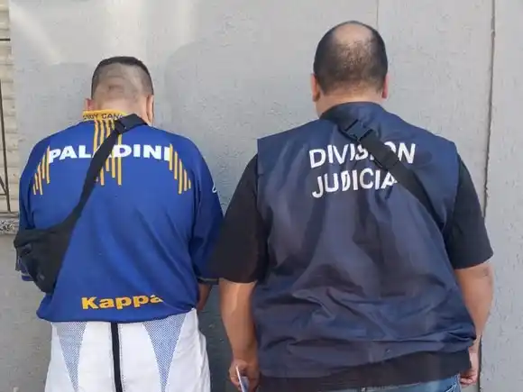 Detuvieron a un hombre con pedido de captura en la entrada del Gigante de Arroyito