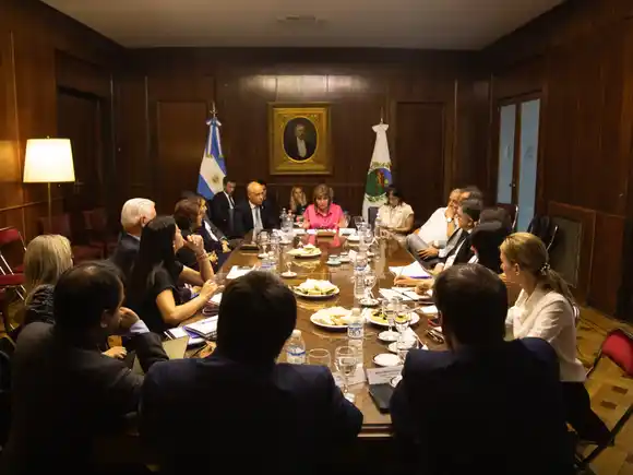 Patricia Bullrich reunió al bloque libertario del Senado y se prepara para asumir la conducción desde el 10 de diciembre