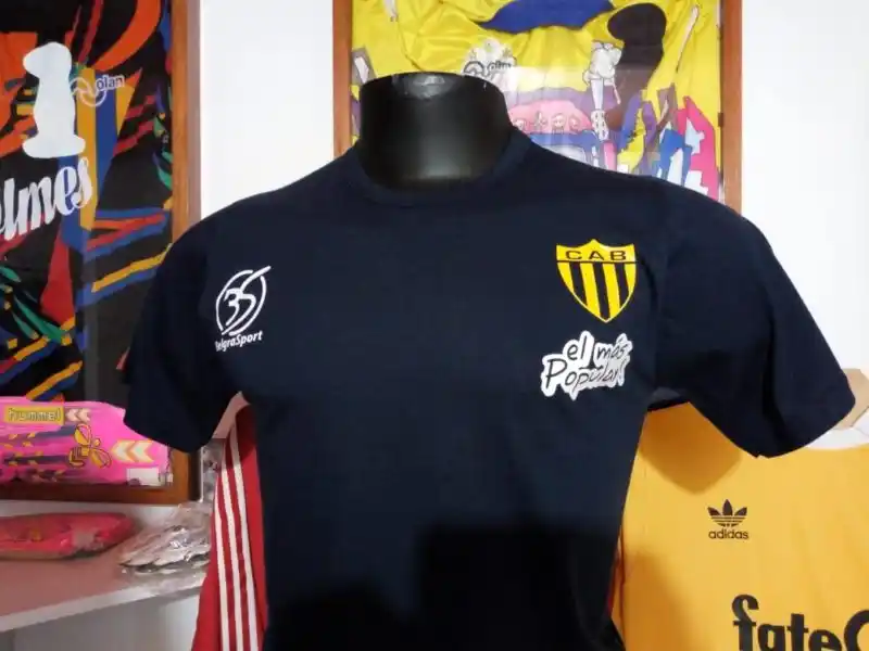 Un club de la región lanzó su propia marca de indumentaria