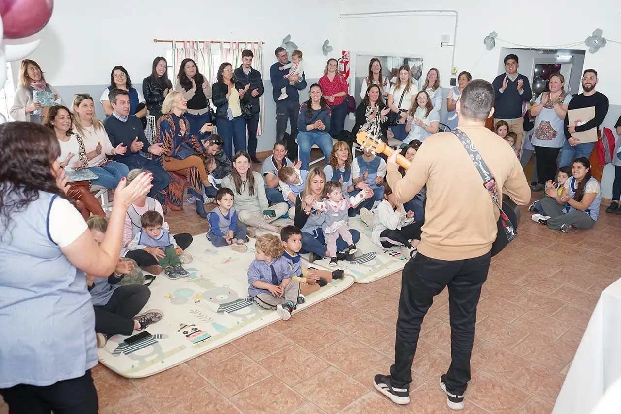 Festejos. Música y juegos para los chicos en el jardín municipal Acuario