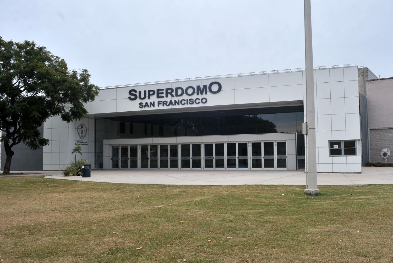 Llamarán a licitación para la concesión del Superdomo