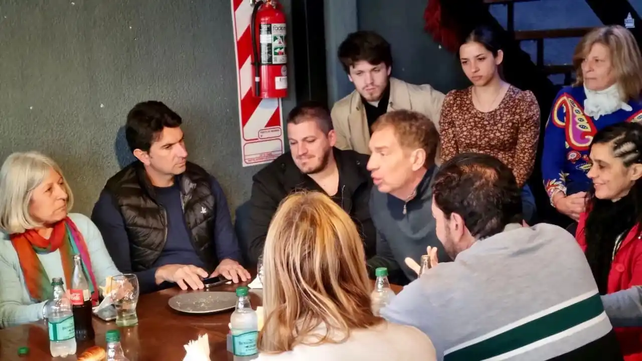 Santilli en San Vicente: Visitó una ONG contra el maltrato animal y dialogó con vecinos