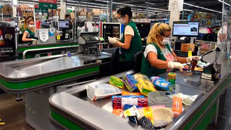 Aumento para empleados de comercio: Cómo es el esquema que se rubricará