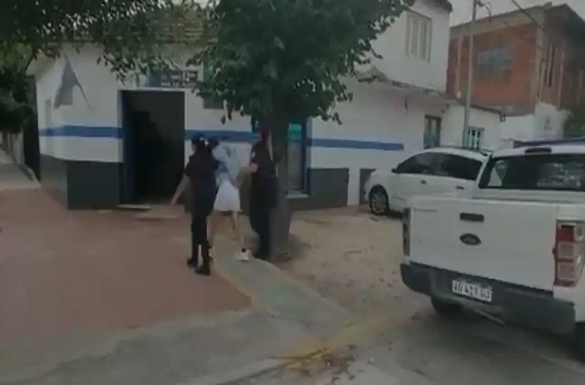 Quiso llevarse una moto del playón con documentación falsa