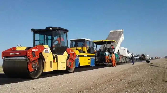 Bahía Blanca: Un operario murió tras ser arrollado por una máquina en la ruta 33