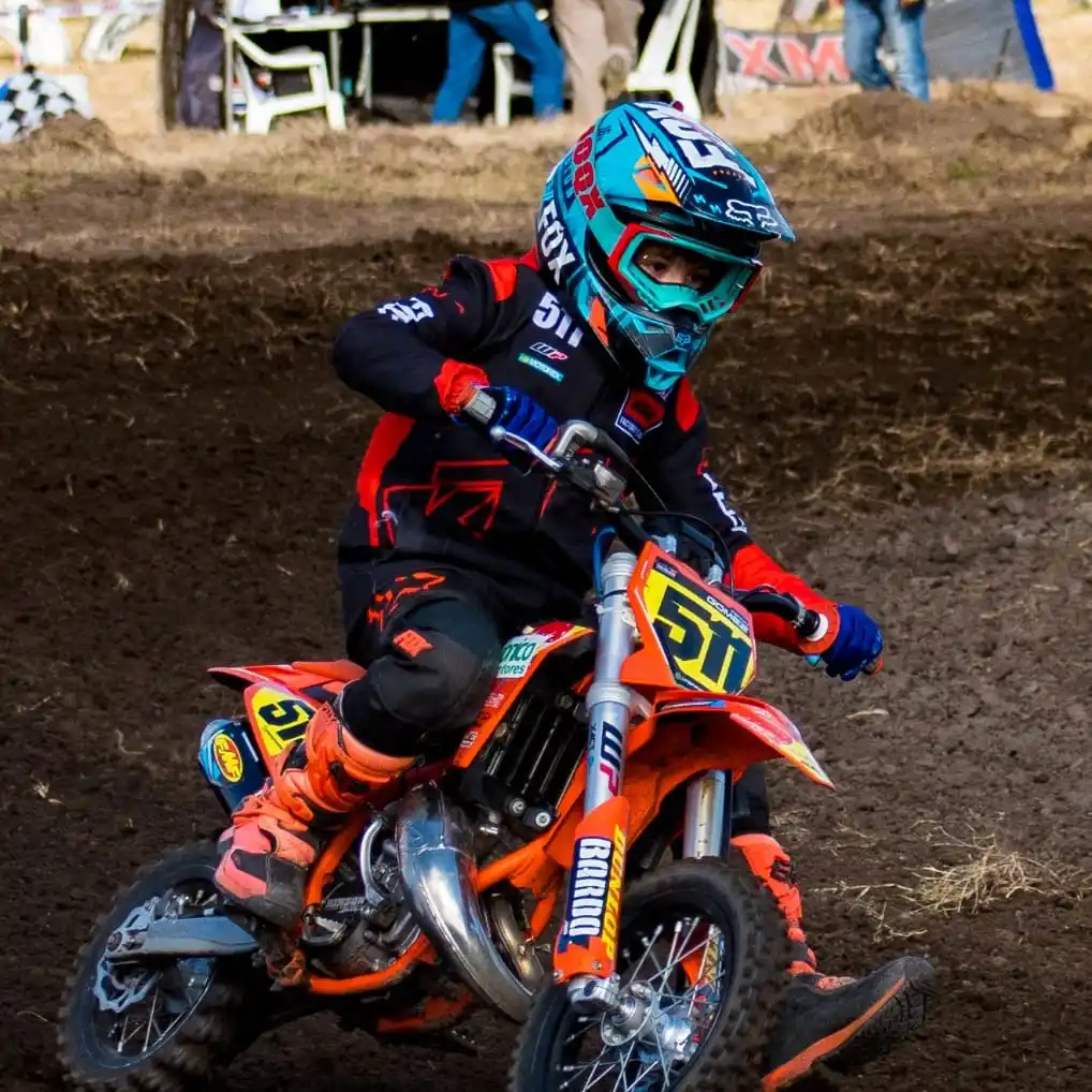 El joven piloto gualeyo Fermín Gómez se consagró en Bragado